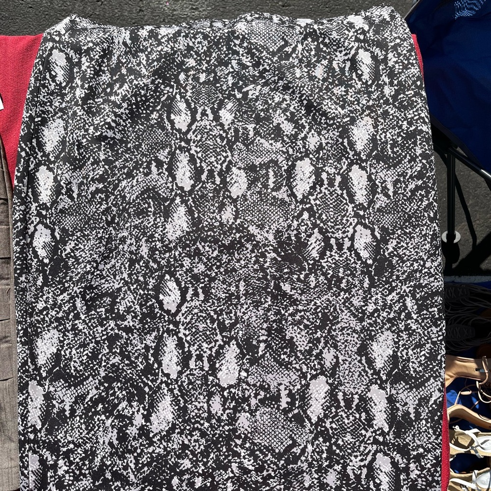 Apt. 9 Black and White Snakeskin Pencil Skirt